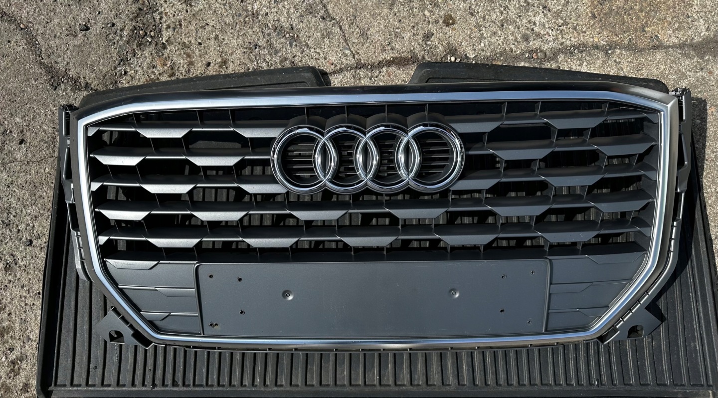 Audi Q2 Kühlergrill FRONTGRILL Kühlergitter 81A853651 - Thumbnail 1