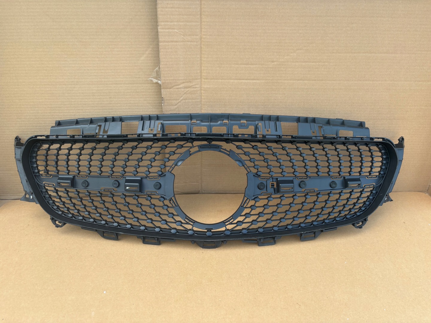 Mercedes-Benz E-Klasse W238 Kühlergrill FRONTGRILL Kühlergitter A2388880300 - Thumbnail 1
