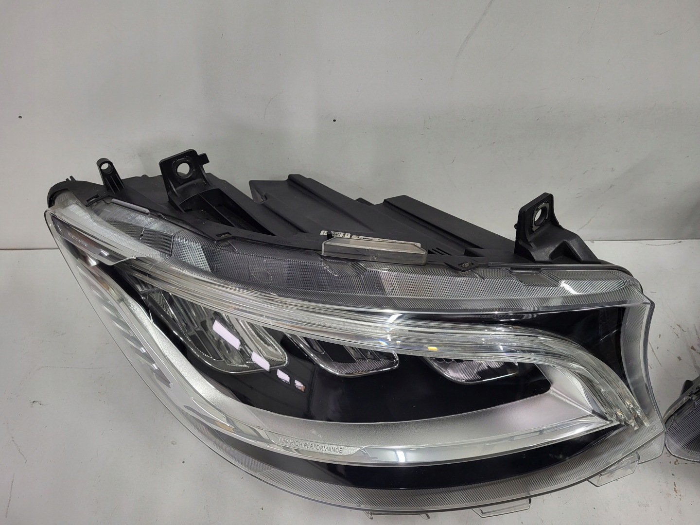Frontscheinwerfer Mercedes-Benz Sprinter W910 A9109067100 LED Links Headlight - Thumbnail 2