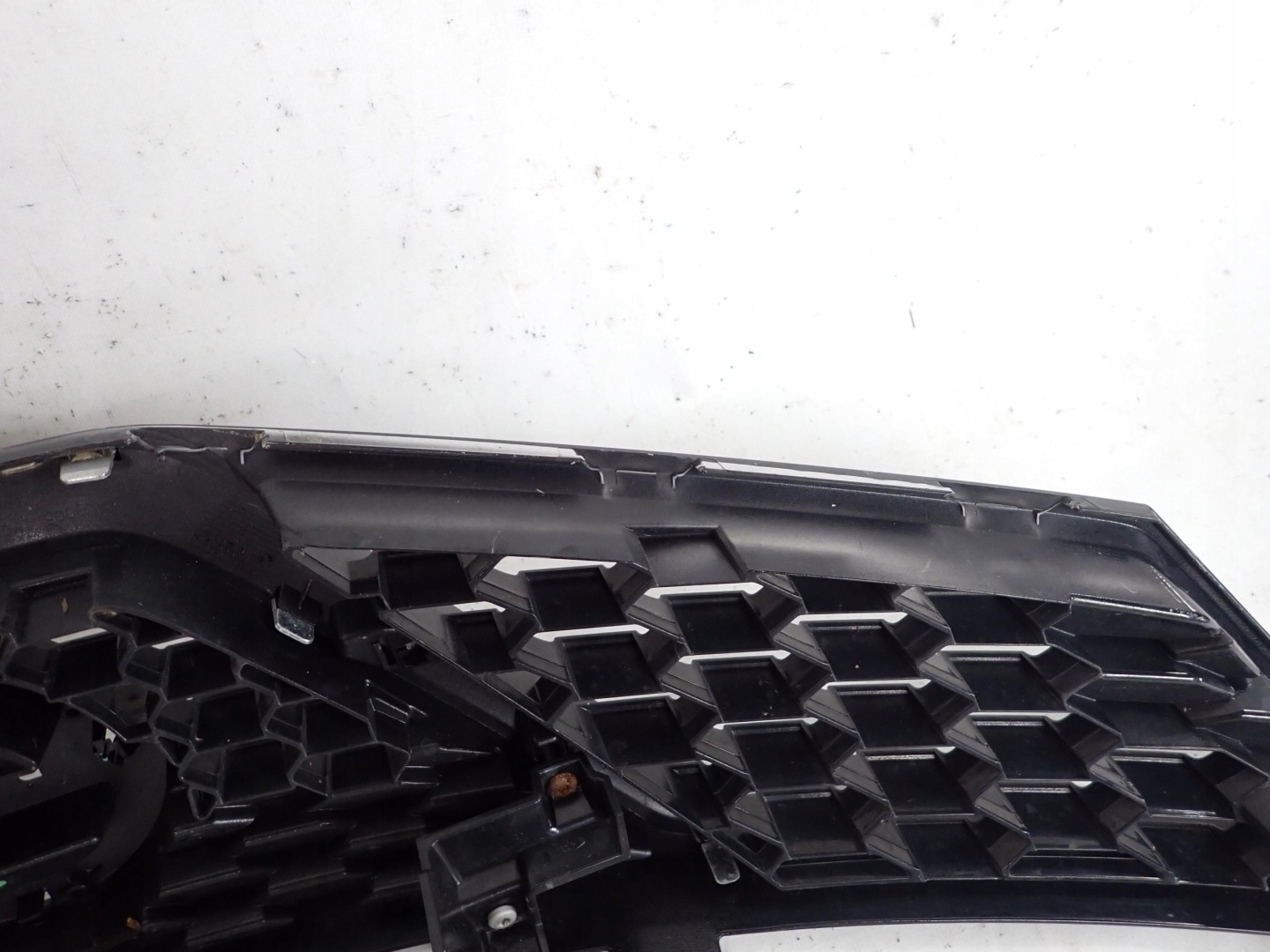 Nissan Pulsar C13 Kühlergrill FRONTGRILL Kühlergitter 623103ZL0A - Thumbnail 9