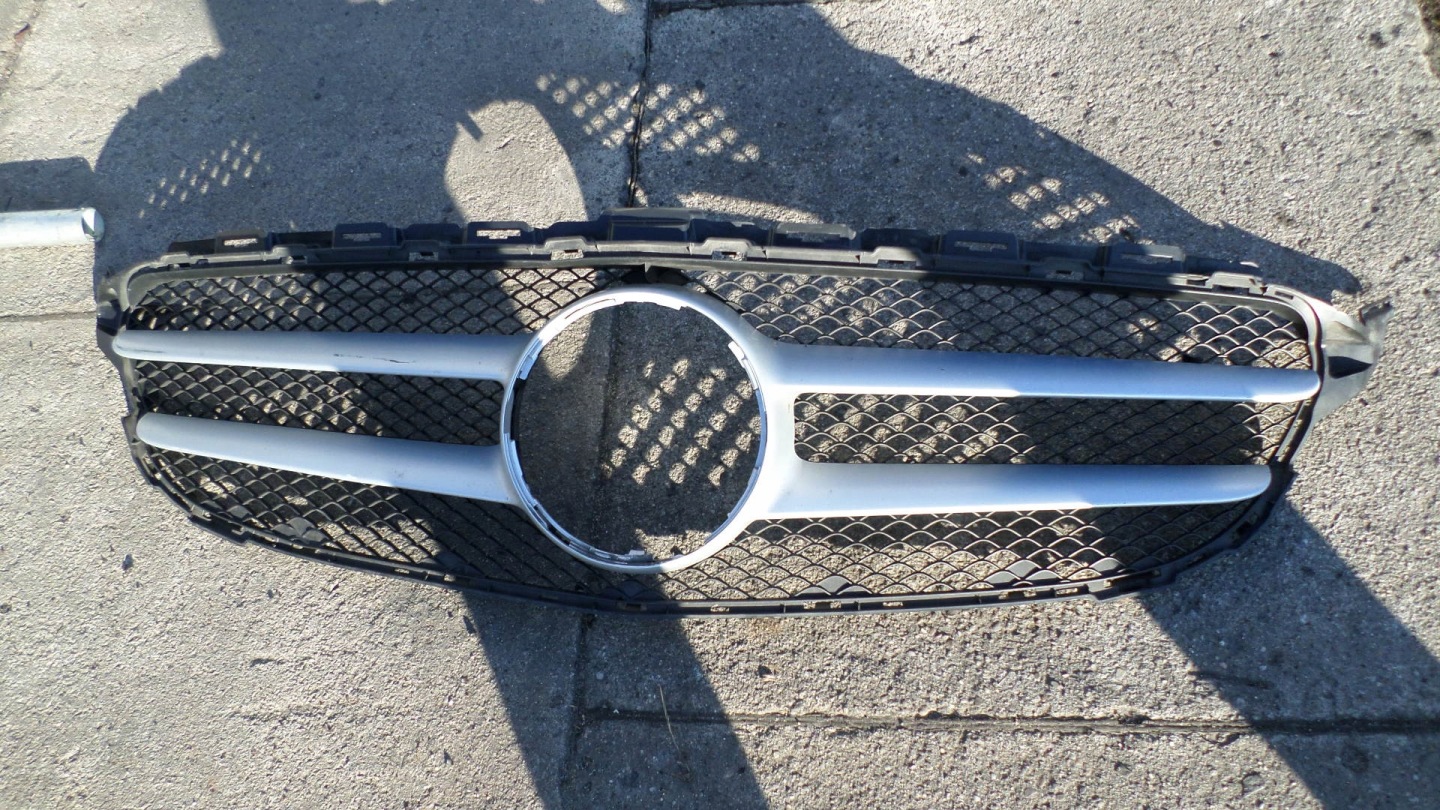 Mercedes-Benz C-Klasse W205 Kühlergrill FRONTGRILL Kühlergitter - Thumbnail 1
