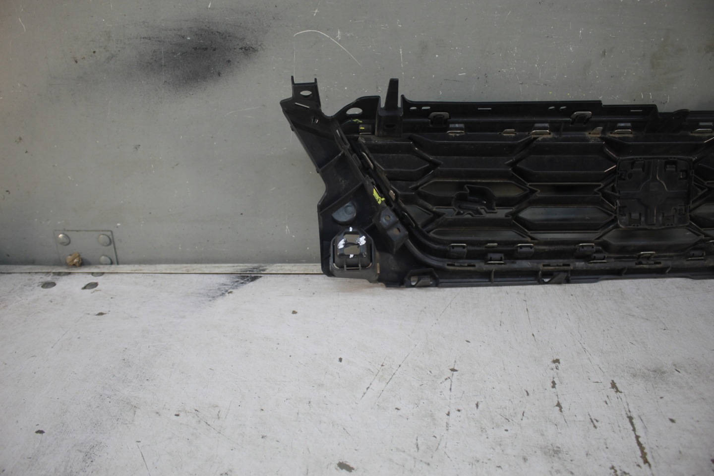 SEAT Ibiza 6F0 Kühlergrill FRONTGRILL Kühlergitter 6F0853654E - Thumbnail 4