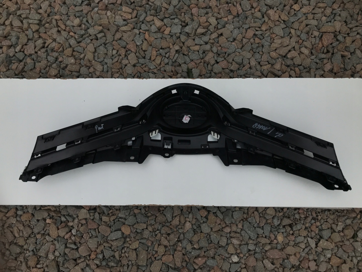 Toyota Yaris III XP13 Kühlergrill FRONTGRILL Kühlergitter - Thumbnail 2