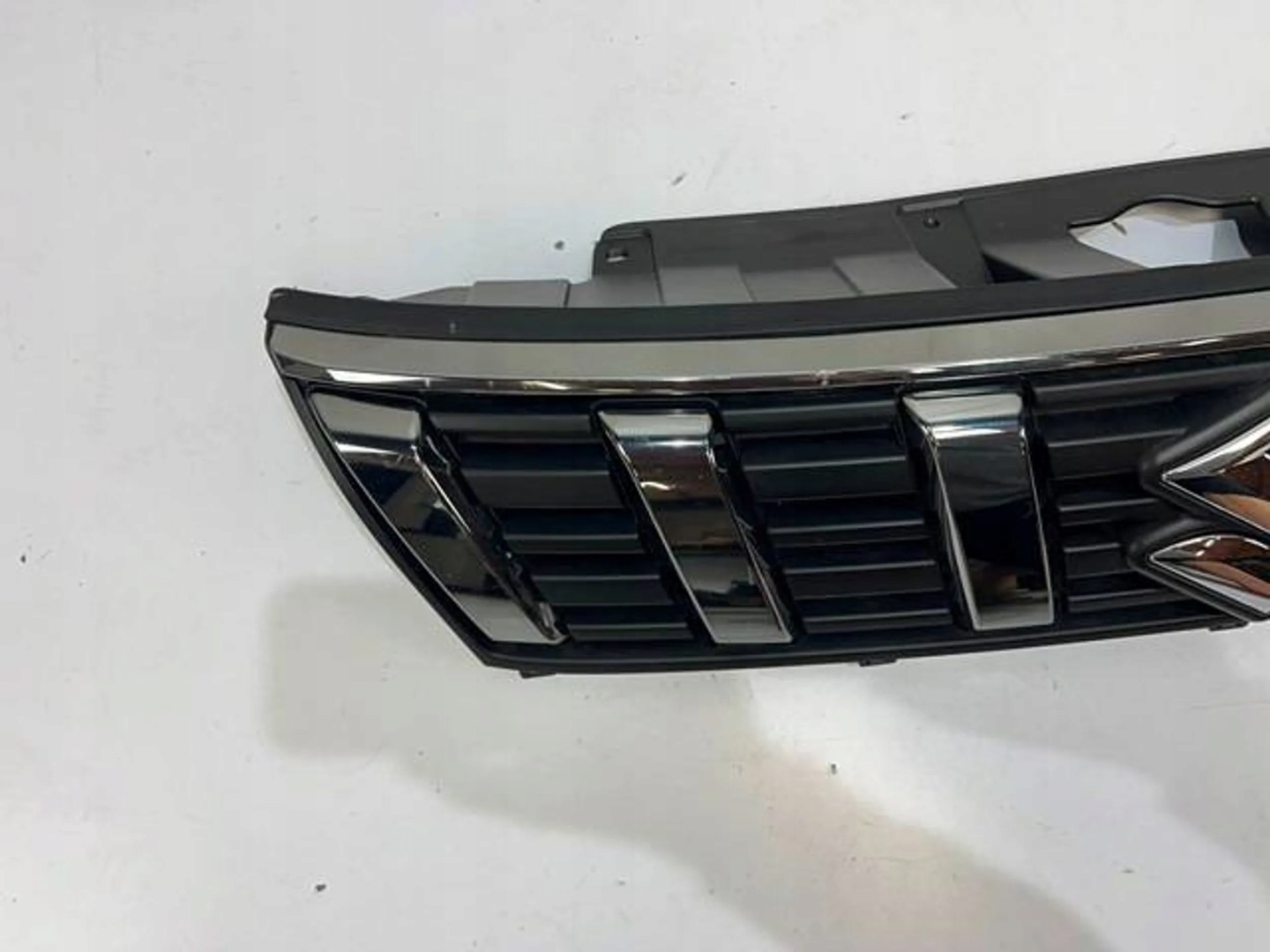 Suzuki Vitara I ET Kühlergrill FRONTGRILL Kühlergitter - Thumbnail 6
