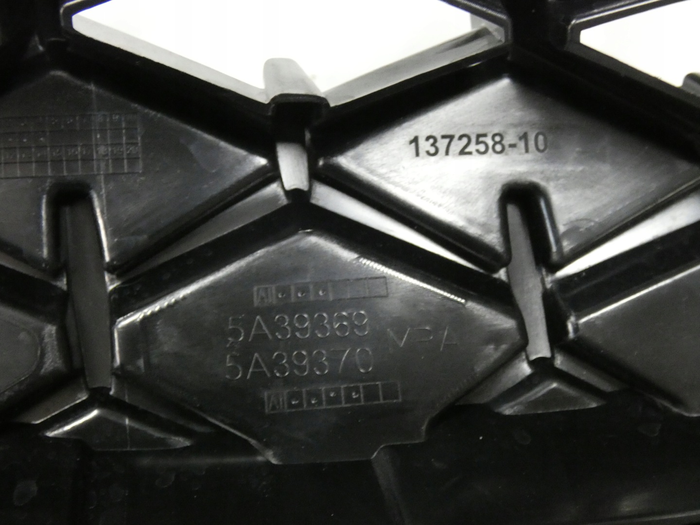BMW 1 F40 Kühlergrill FRONTGRILL Kühlergitter 1372581 - Thumbnail 9