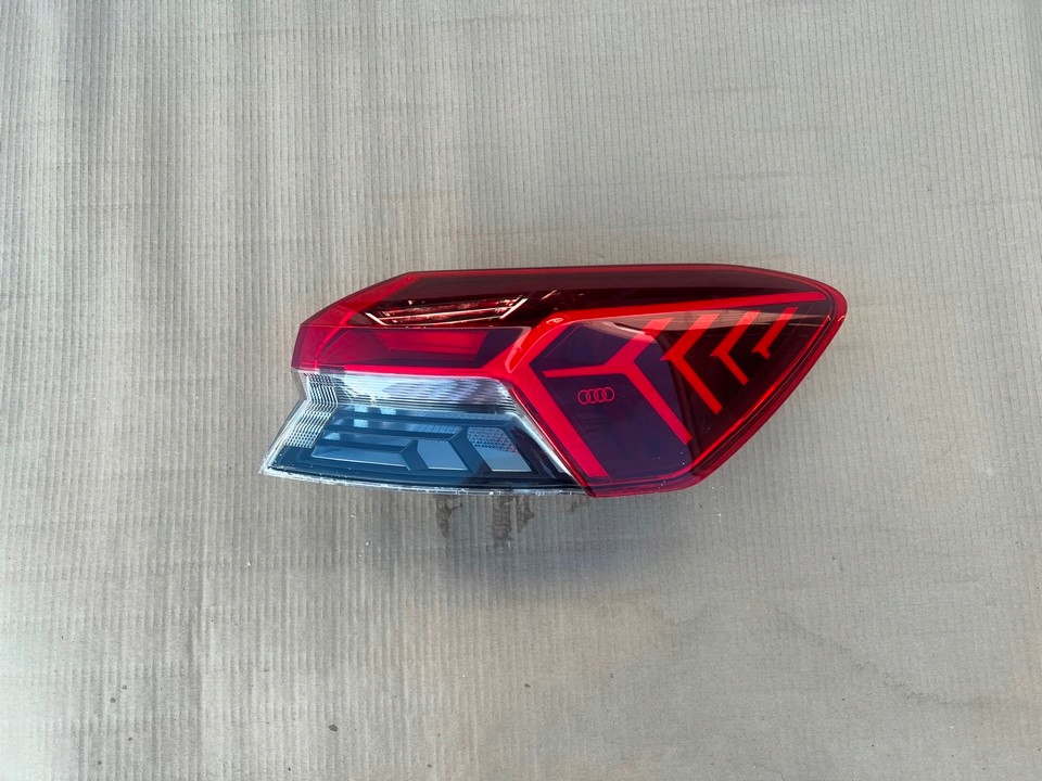 Audi Q4 Rückleuchte 89A945070 Rearlamp - Thumbnail 1