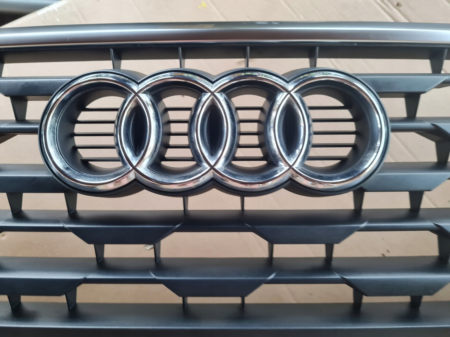 Audi Q2 Kühlergrill FRONTGRILL Kühlergitter 81A853651 - Thumbnail 11
