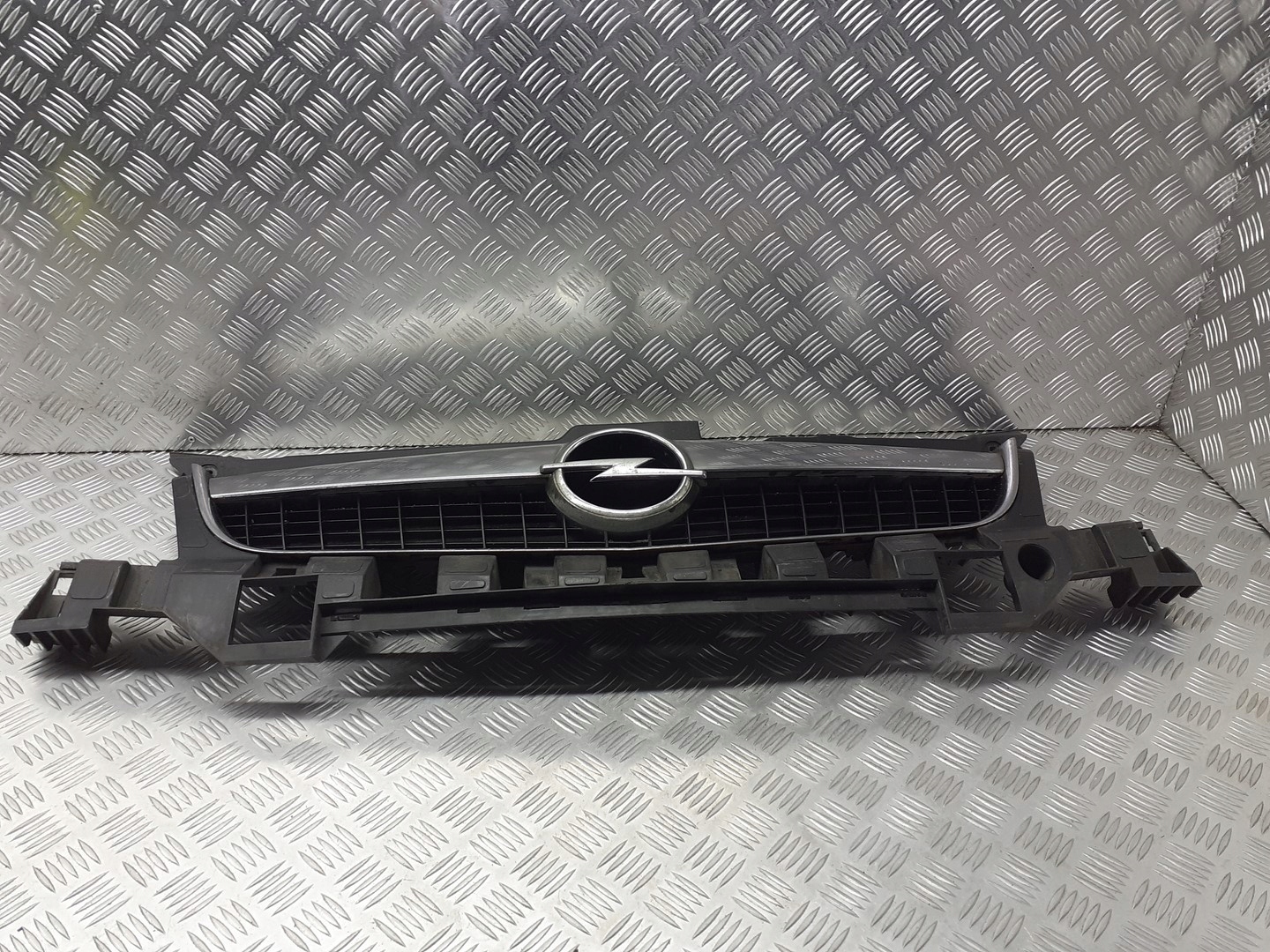 Opel Vectra Kühlergrill FRONTGRILL Kühlergitter 90300000 - Thumbnail 1