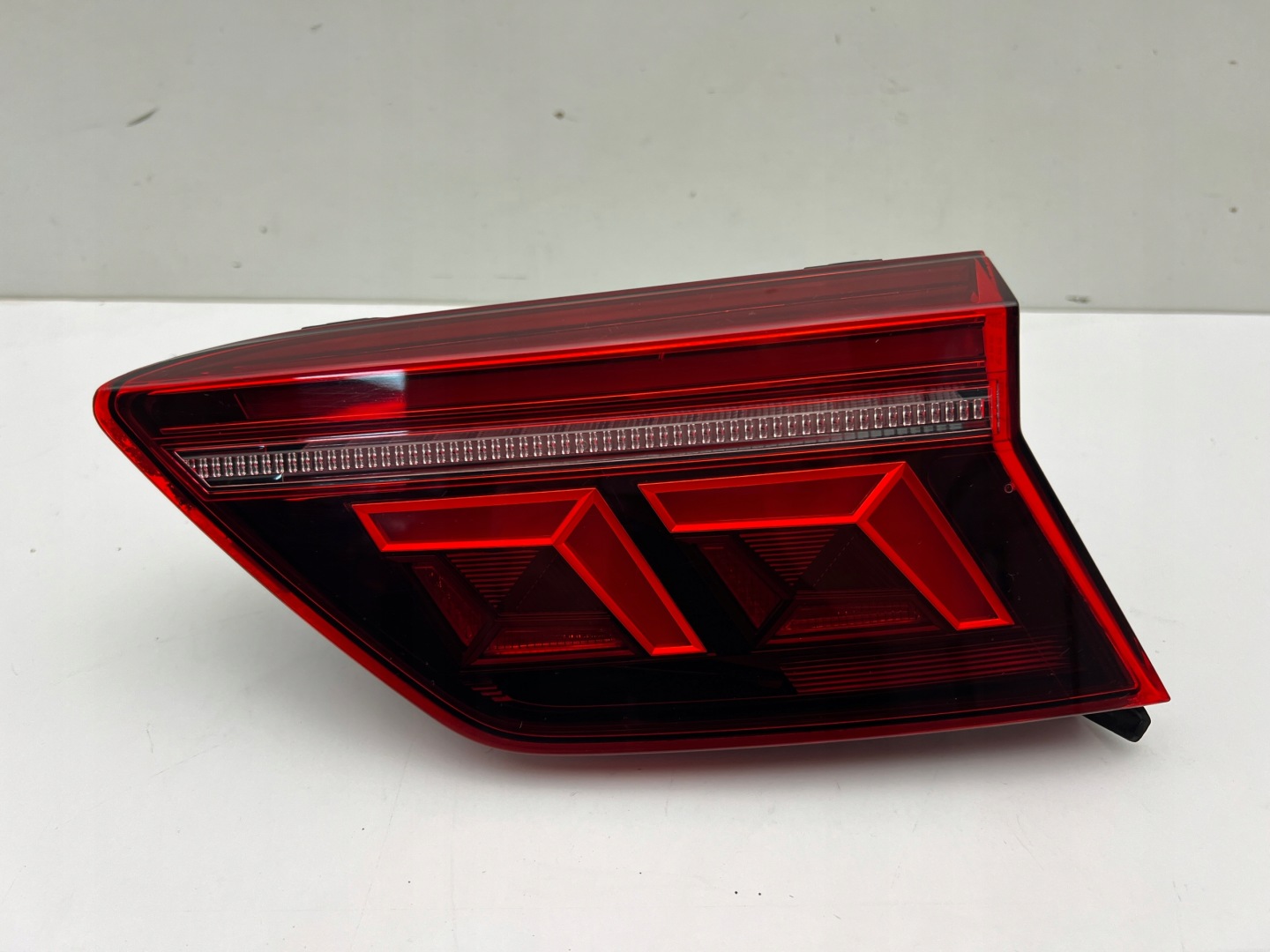 VW Tiguan Rückleuchte 5NA945308HS Rearlamp - Thumbnail 1