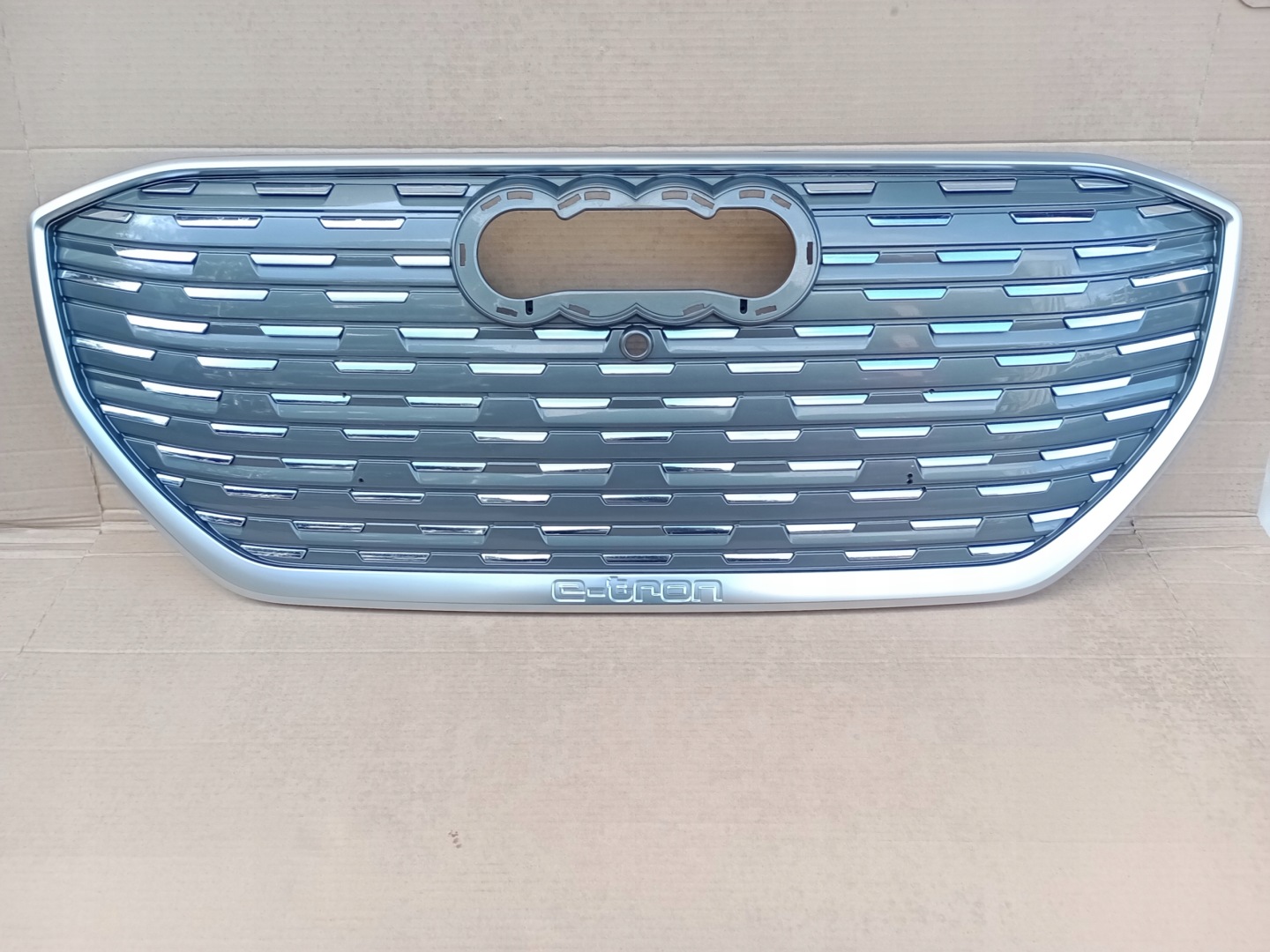 Audi Q4 Kühlergrill FRONTGRILL Kühlergitter 89A853651 - Thumbnail 1