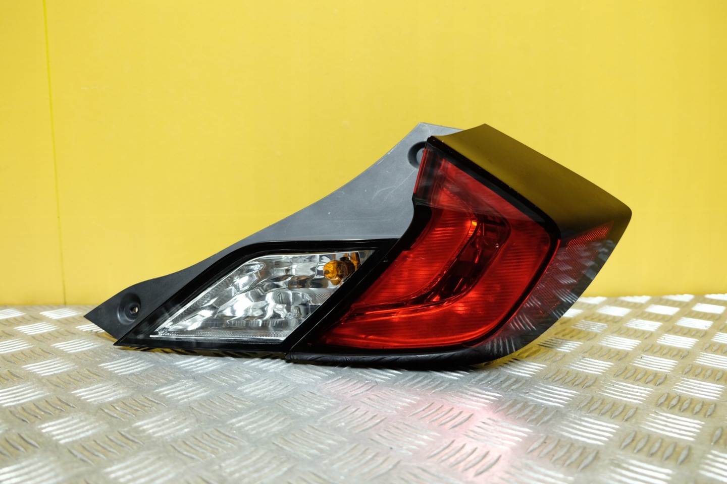 Honda Civic I SB Rückleuchte 33500TBGA012 Rearlamp - Thumbnail 1