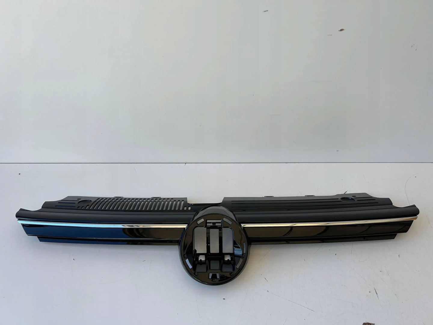 VW Golf V Kühlergrill FRONTGRILL Kühlergitter 5H0853655D - Thumbnail 1