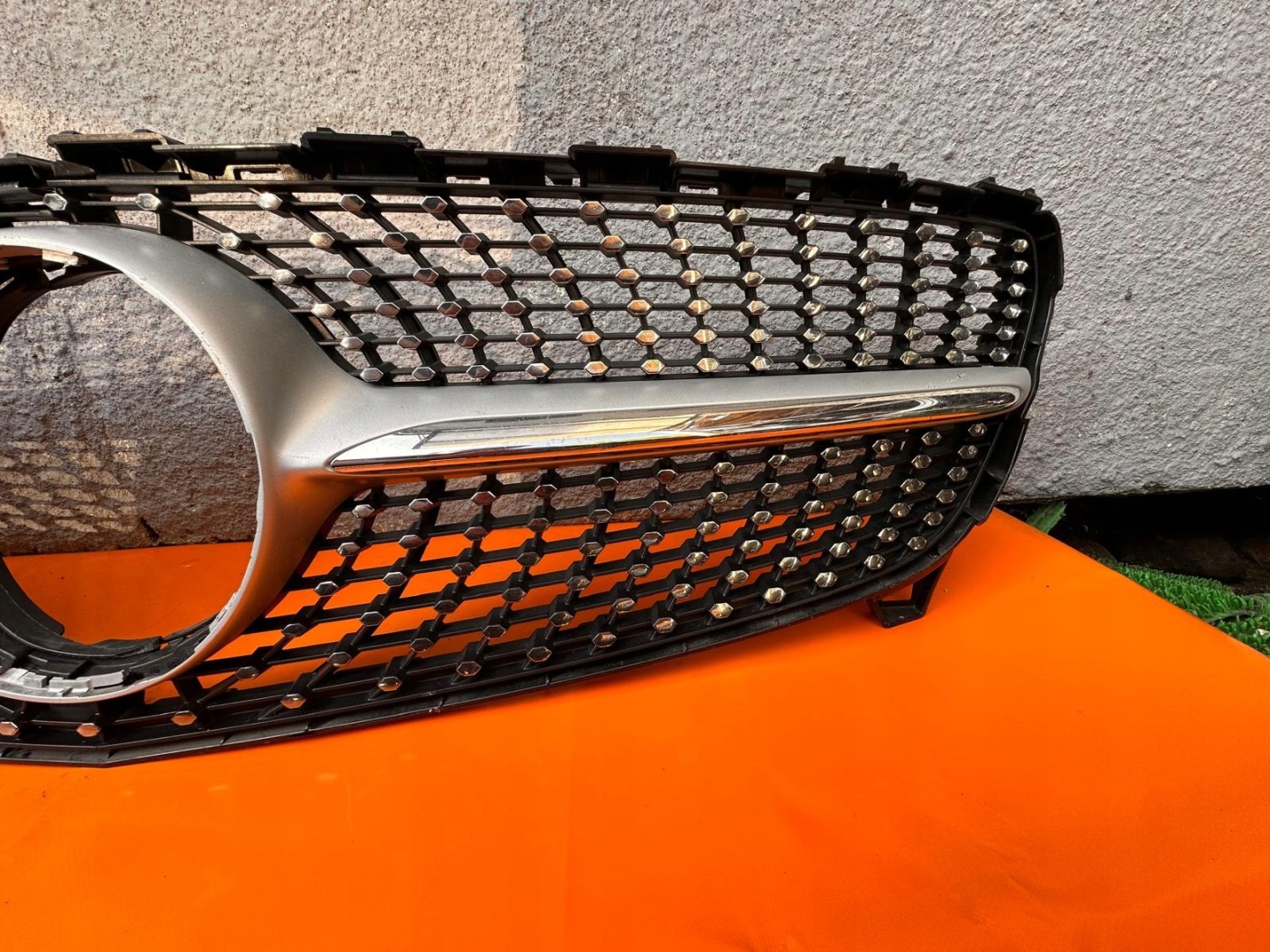 Mercedes-Benz A-Klasse W176 Kühlergrill FRONTGRILL Kühlergitter A1768881760 - Thumbnail 4