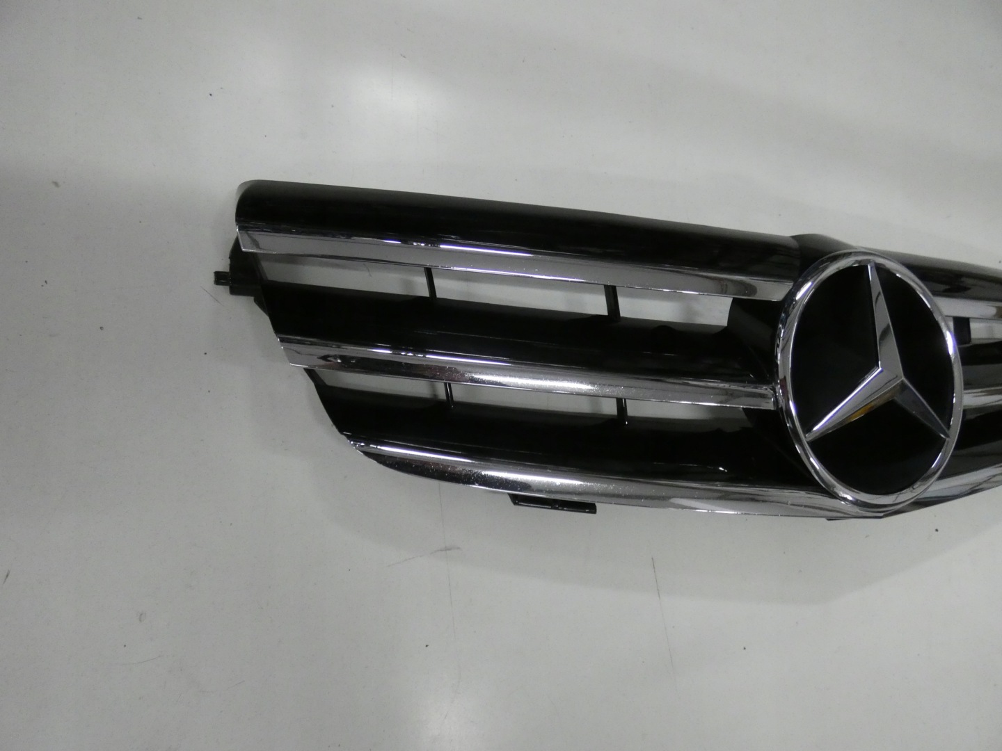 Mercedes-Benz CLK-Klasse W209 Kühlergrill FRONTGRILL Kühlergitter - Thumbnail 2