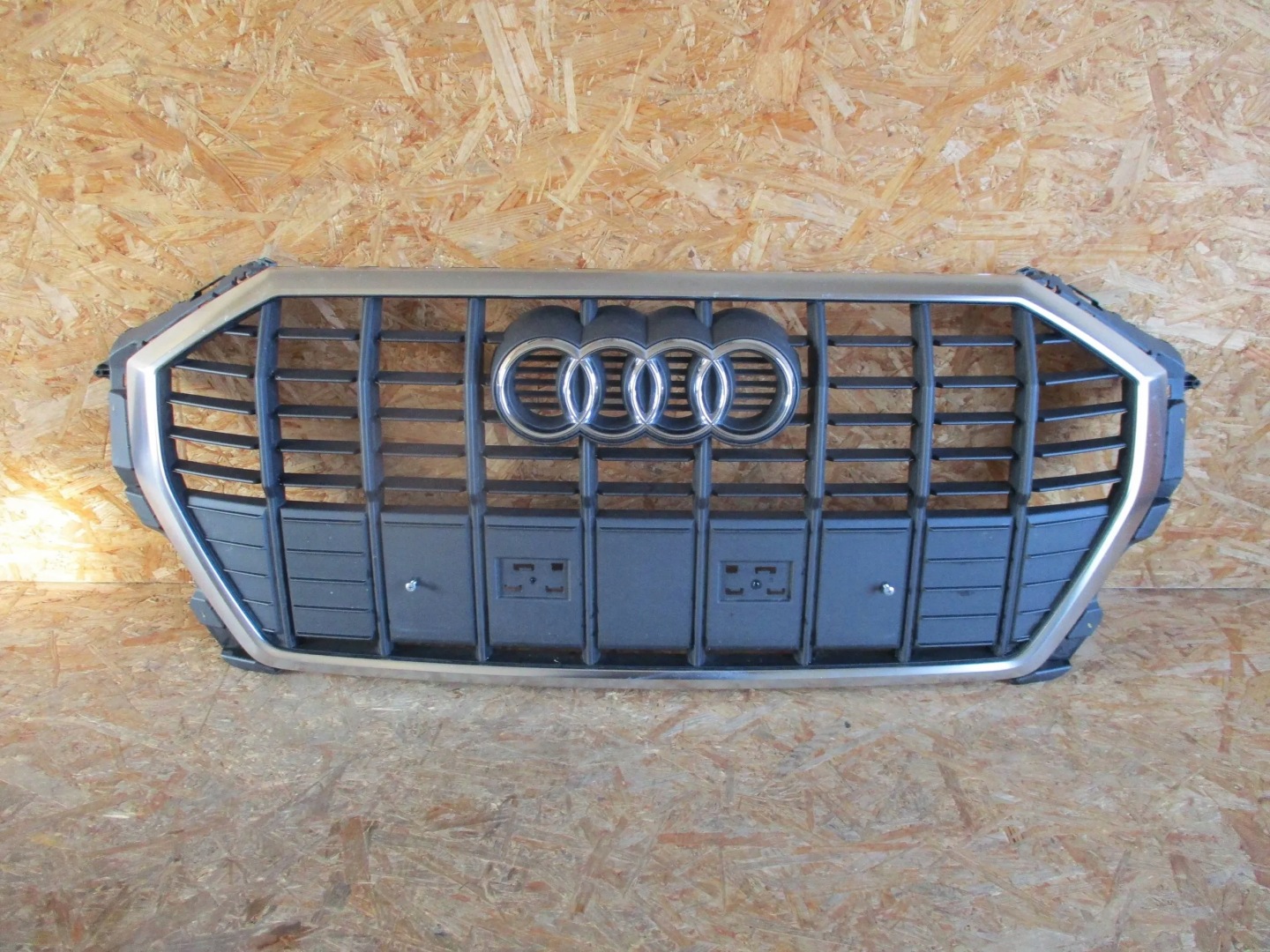 Audi Q3 Kühlergrill FRONTGRILL Kühlergitter 83A853651A - Thumbnail 1