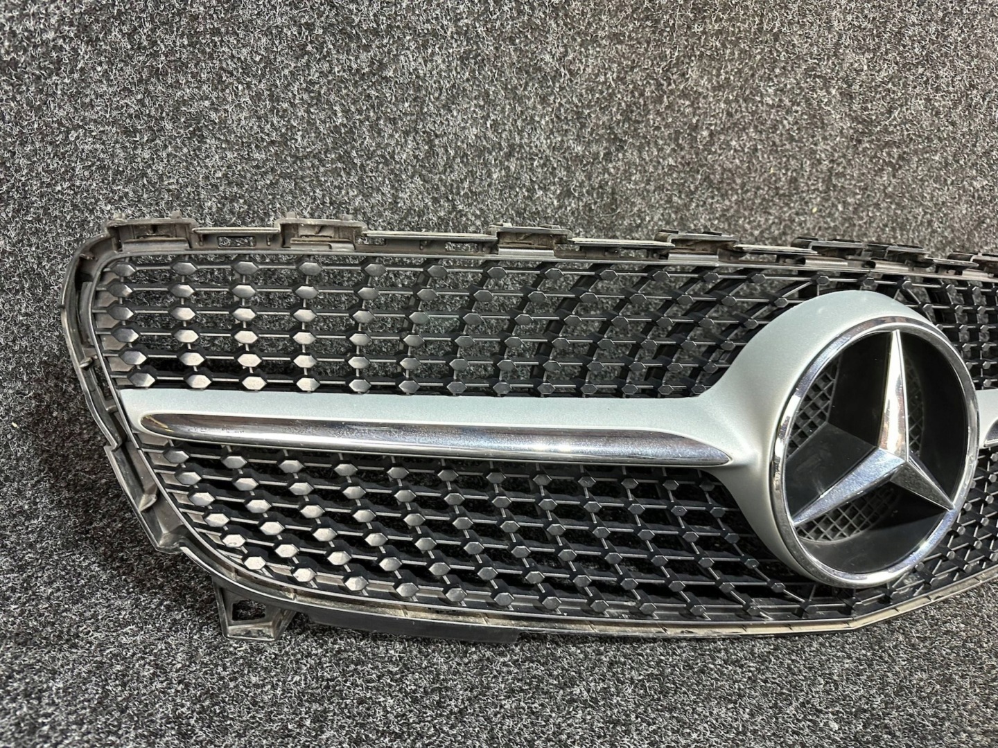 Mercedes-Benz A-Klasse W176 Kühlergrill FRONTGRILL Kühlergitter A1768881760 - Thumbnail 2