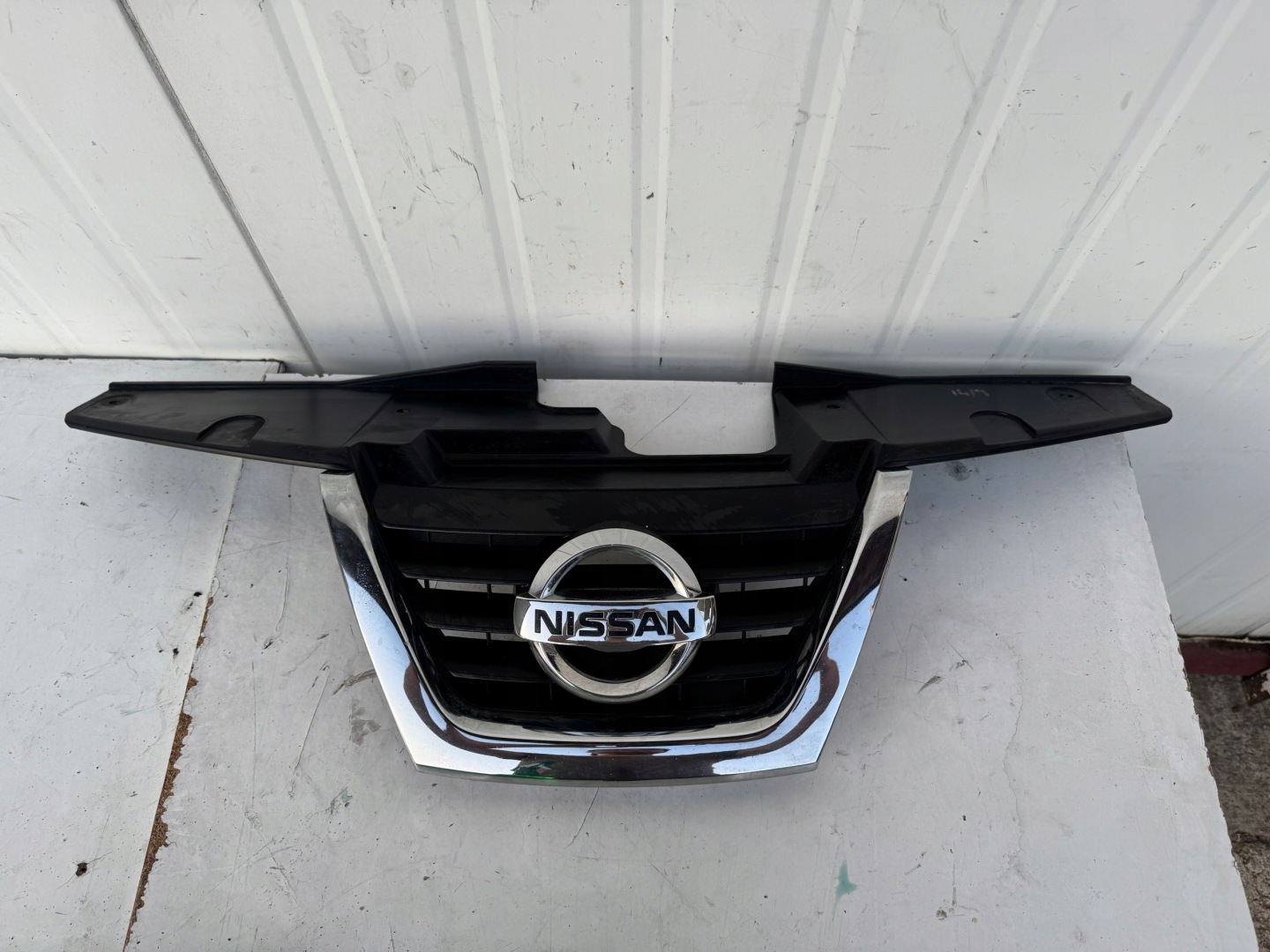 Nissan Juke F15 Kühlergrill FRONTGRILL Kühlergitter 620701KA6A - Thumbnail 1