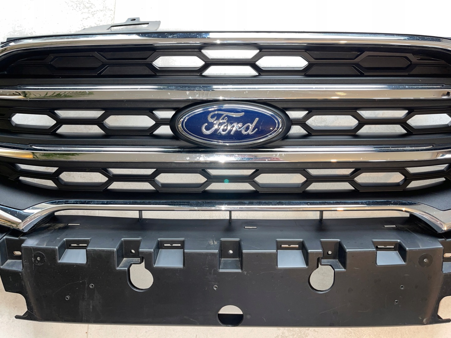 Ford EcoSport Kühlergrill FRONTGRILL Kühlergitter GN1517B968OEM - Thumbnail 4