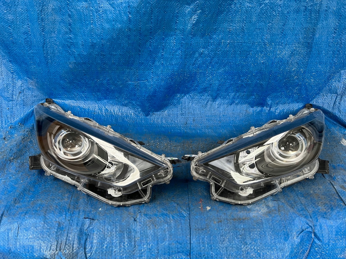 Frontscheinwerfer Toyota Yaris I P1 8622013051 LED Links Scheinwerfer Headlight - Thumbnail 1