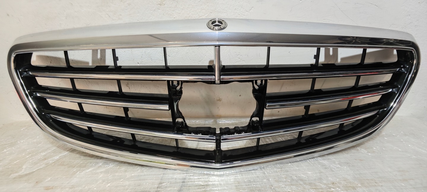 Mercedes-Benz C-Klasse W205 Kühlergrill FRONTGRILL Kühlergitter A2058801205 - Thumbnail 1