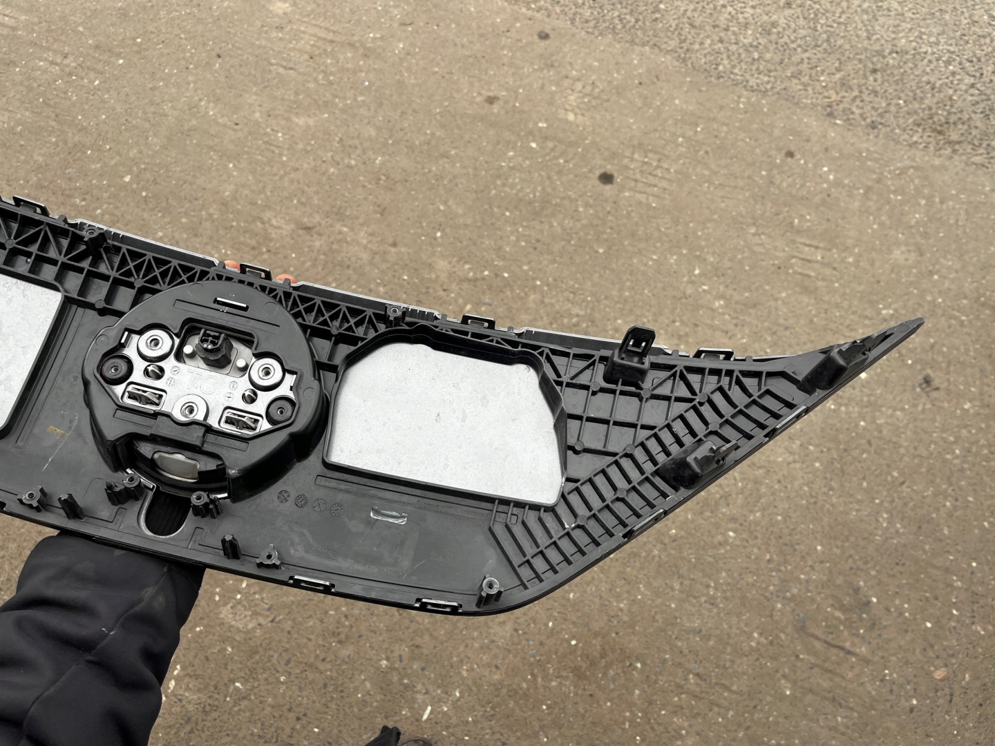 Nissan Leaf ZE0 Kühlergrill FRONTGRILL Kühlergitter 620276WK5B - Thumbnail 5