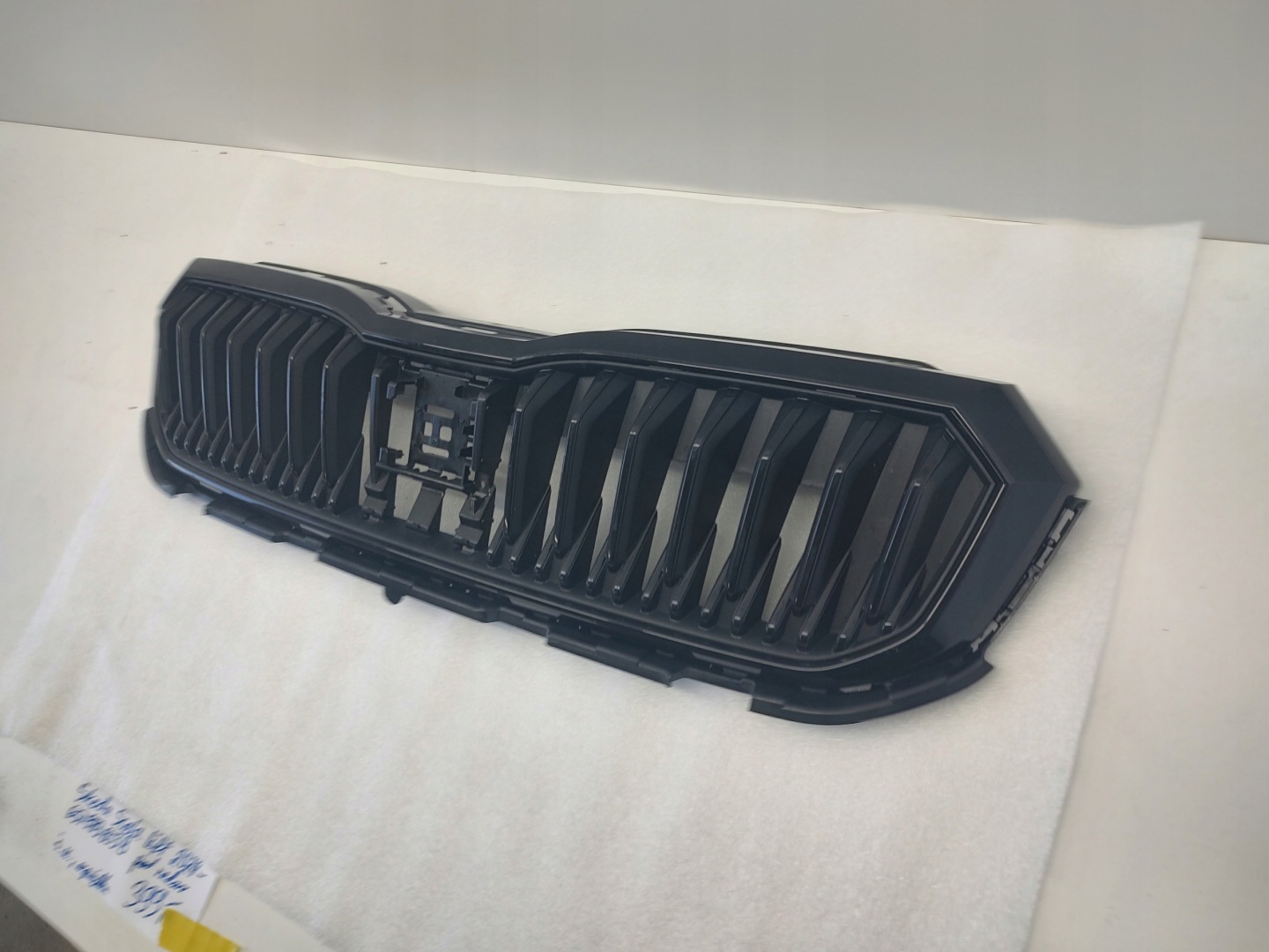 Skoda Scala 657 Kühlergrill FRONTGRILL Kühlergitter 657853653B - Thumbnail 3
