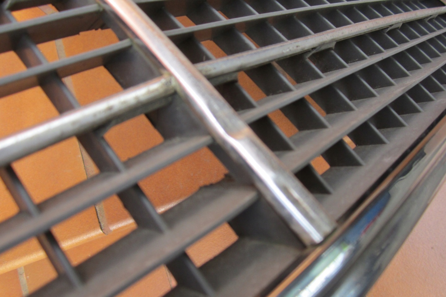 Mercedes-Benz E-Klasse W124 Kühlergrill FRONTGRILL Kühlergitter A1245801236 - Thumbnail 6