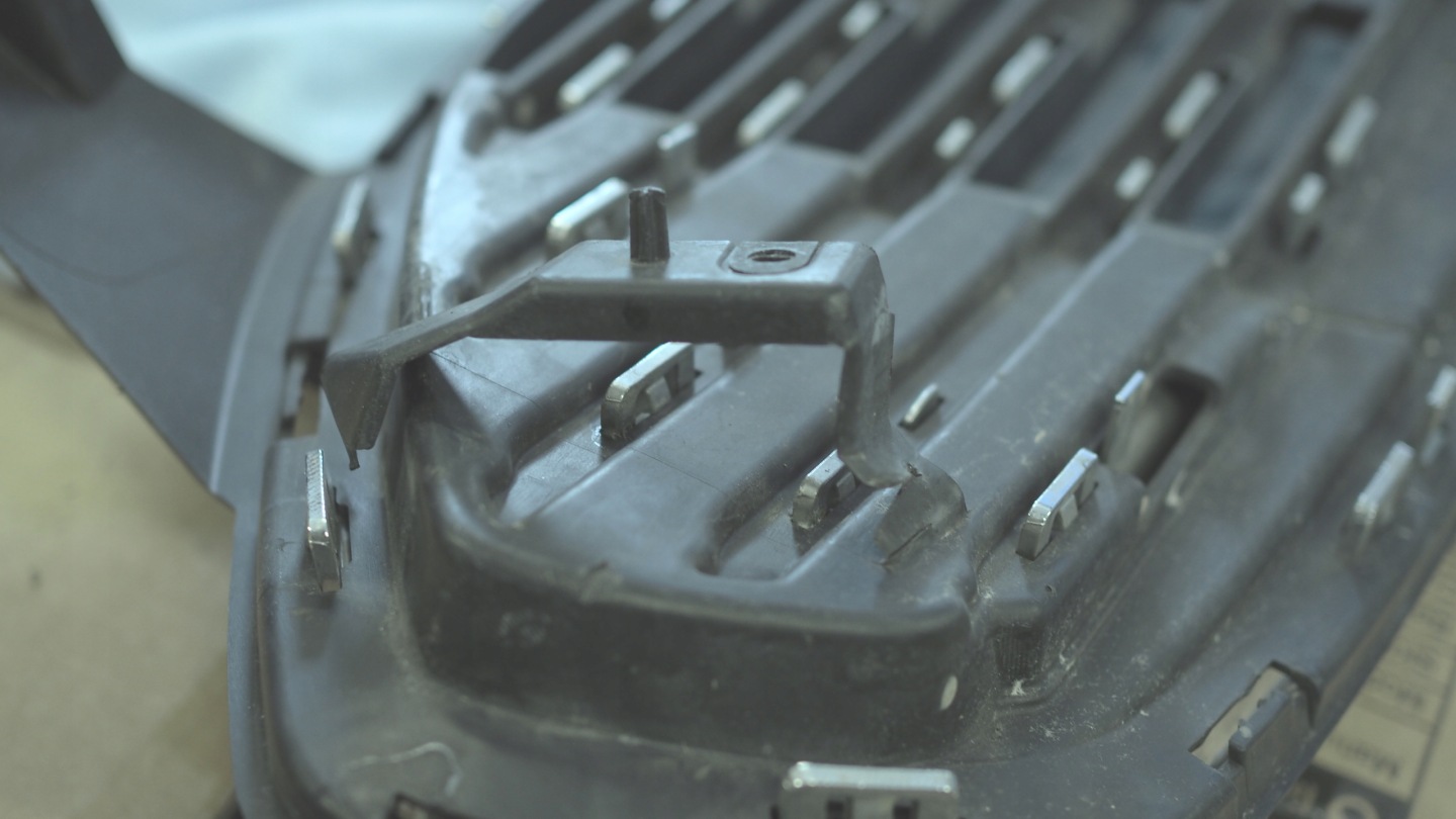 Ford Mondeo V MK5 Kühlergrill FRONTGRILL Kühlergitter DS738150JW - Thumbnail 10