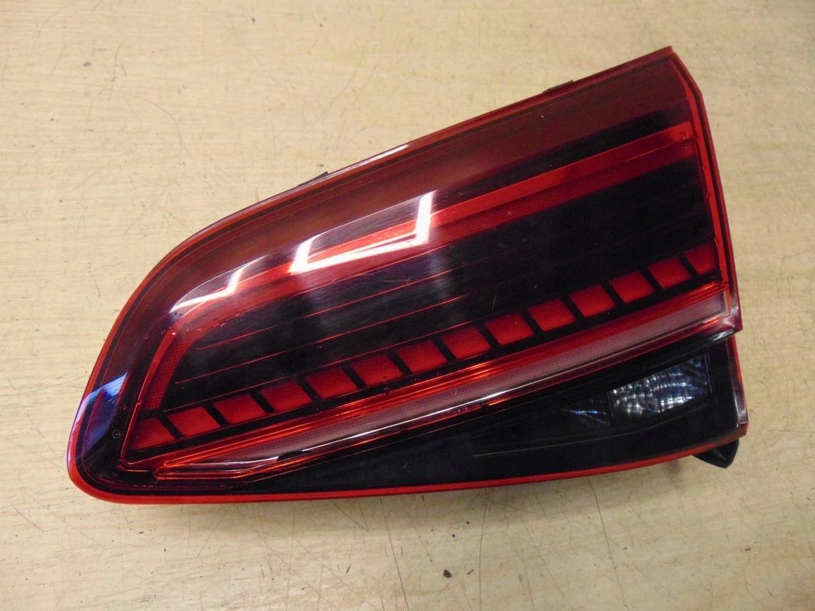 VW Golf V Rückleuchte 5G0945308P Rearlamp - Thumbnail 2