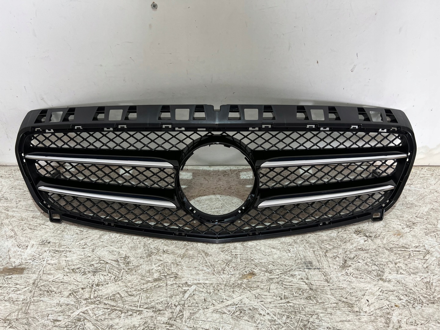 Mercedes-Benz A-Klasse W176 Kühlergrill FRONTGRILL Kühlergitter A1768880260 - Thumbnail 1