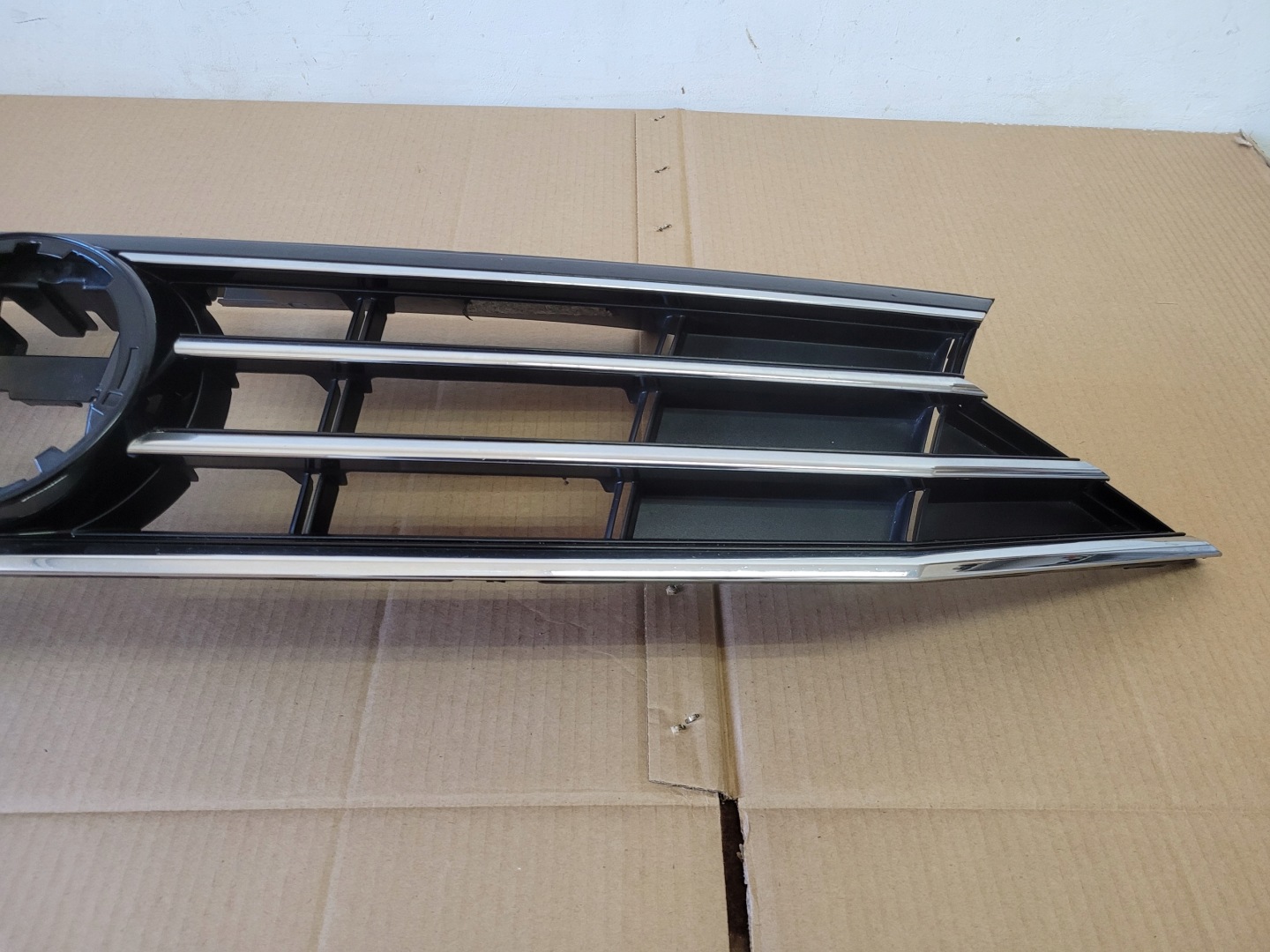 VW Passat B8 Kühlergrill FRONTGRILL Kühlergitter 3G0853653L - Thumbnail 5