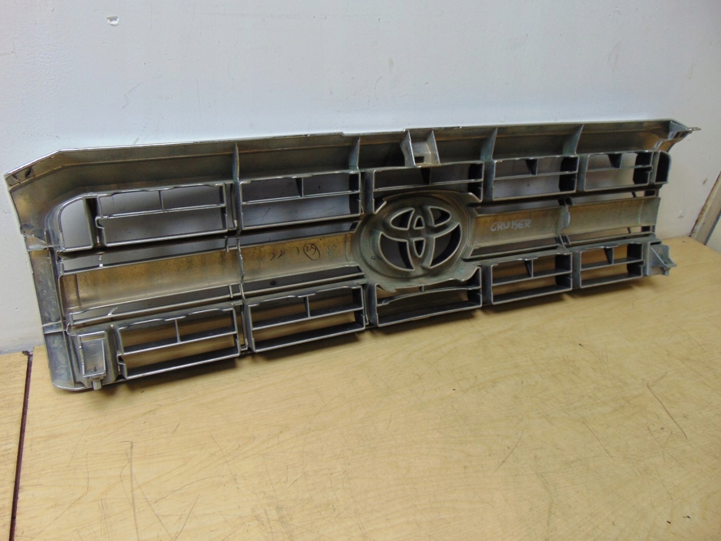 Toyota Land Cruiser J7/J9/J12/J15/J25 J7 Kühlergrill FRONTGRILL 5310160450 - Thumbnail 11