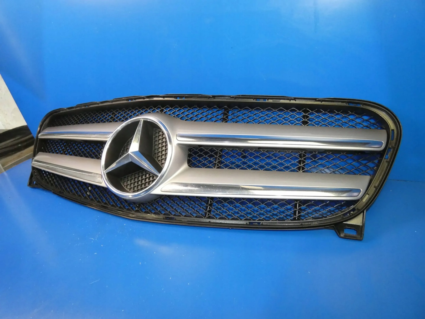 Mercedes-Benz GLA W156 Kühlergrill FRONTGRILL Kühlergitter - Thumbnail 2
