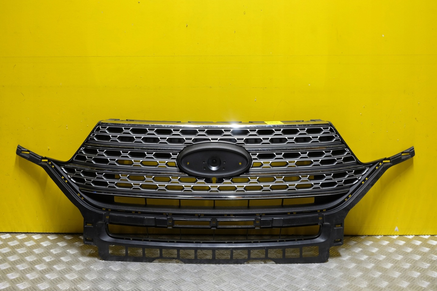 Ford Explorer Kühlergrill FRONTGRILL Kühlergitter LB5B8200CD5YZ - Thumbnail 1