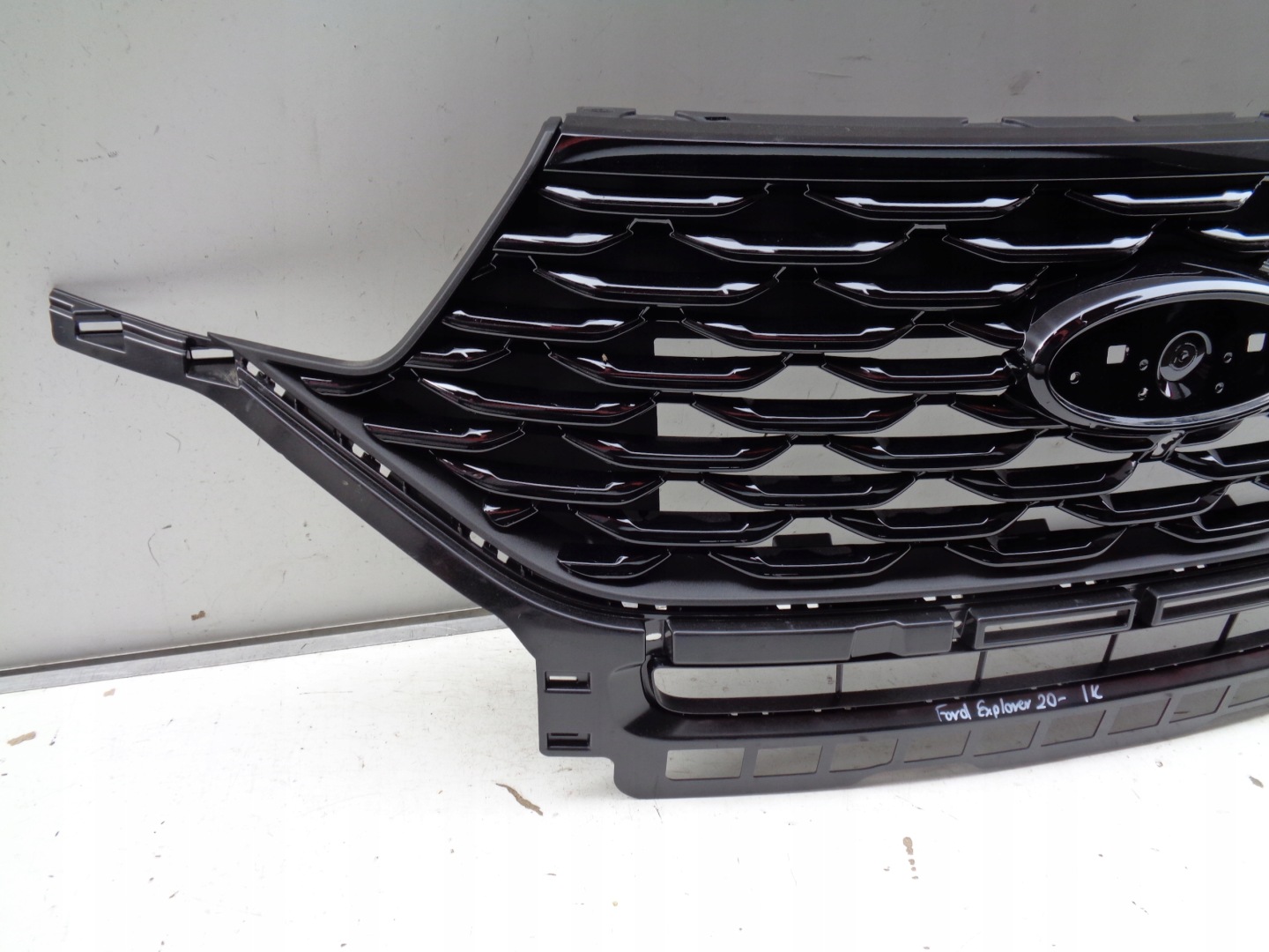 Ford Explorer Kühlergrill FRONTGRILL Kühlergitter LB5B8200EBATR - Thumbnail 2