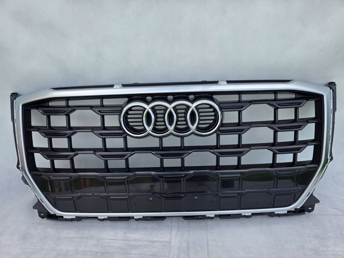 Audi Q2 Kühlergrill FRONTGRILL Kühlergitter 81A853651H - Thumbnail 1