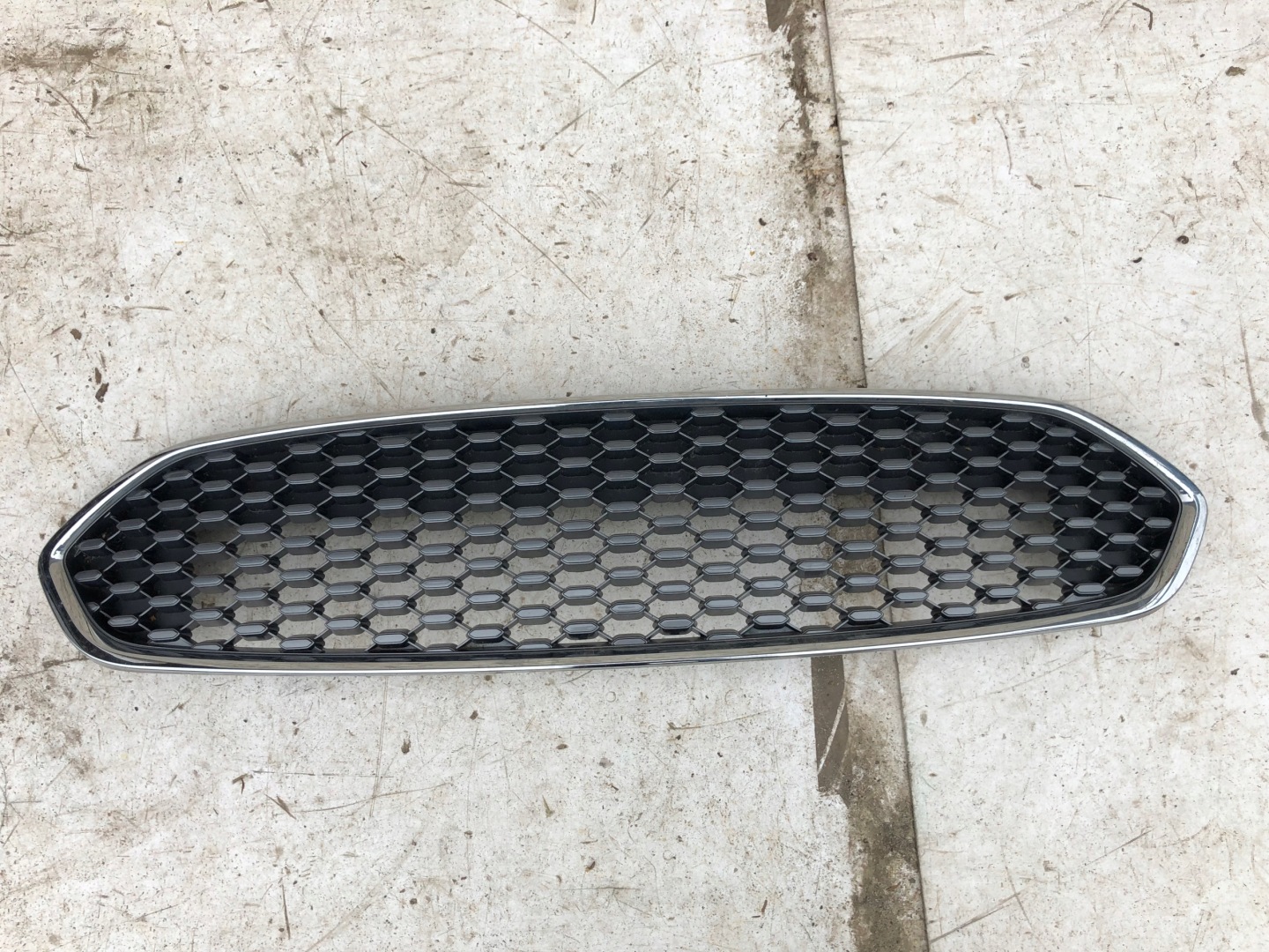 Ford Ka III KAF Mk3 Kühlergrill FRONTGRILL Kühlergitter - Thumbnail 2
