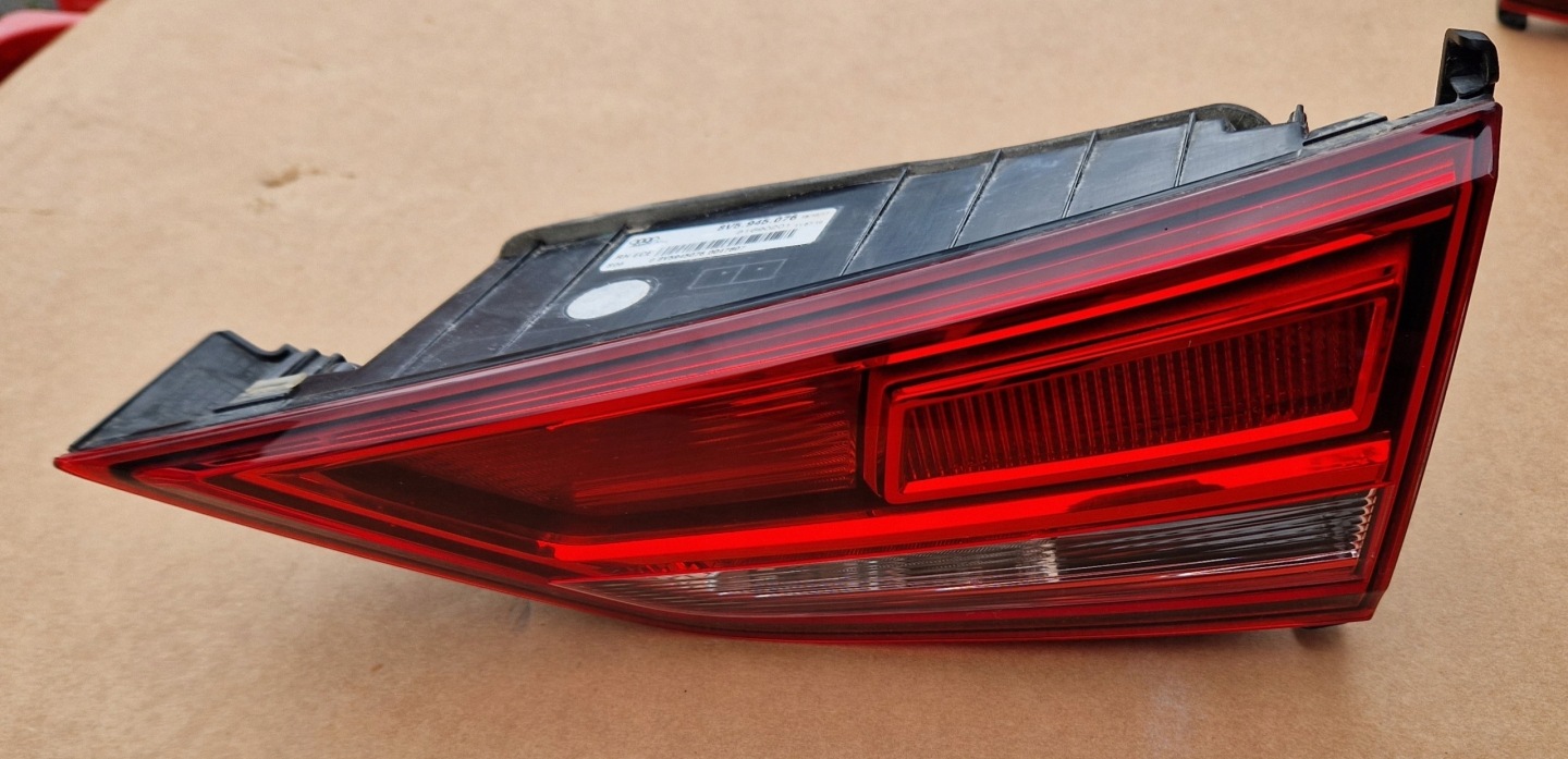 Audi A3 8V5 Rückleuchte 8V5945076W Rearlamp - Thumbnail 1
