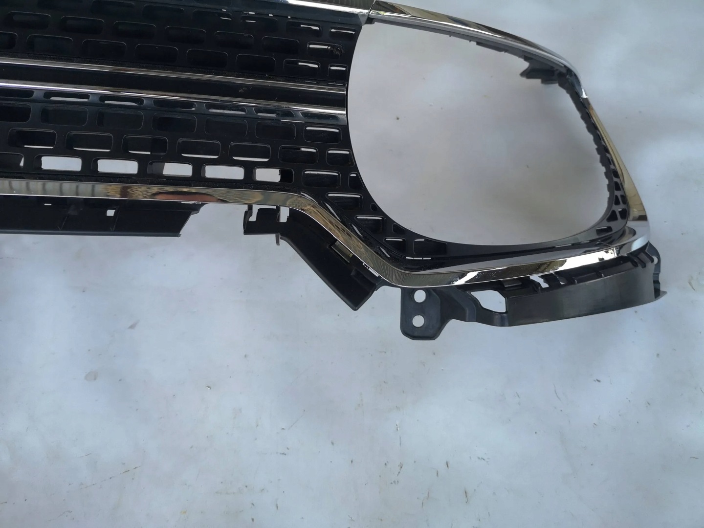 Suzuki Ignis I FH Kühlergrill FRONTGRILL Kühlergitter 7211162R1 - Thumbnail 5