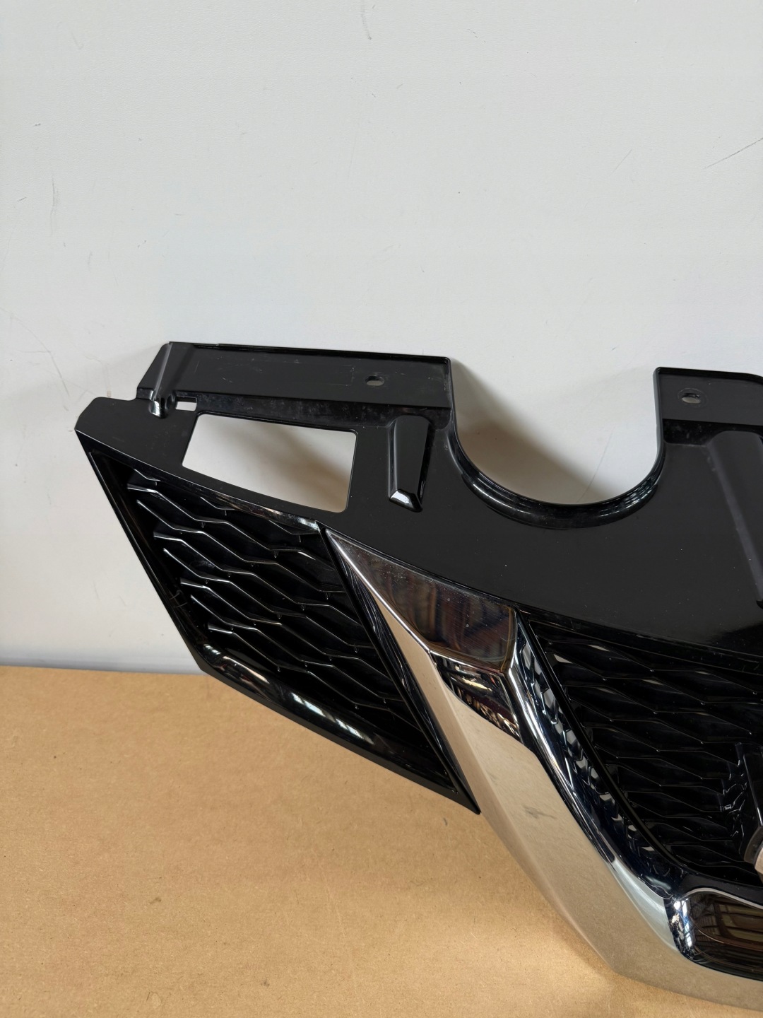 Nissan X-Trail T32 Kühlergrill FRONTGRILL Kühlergitter 623104CE0A - Thumbnail 7