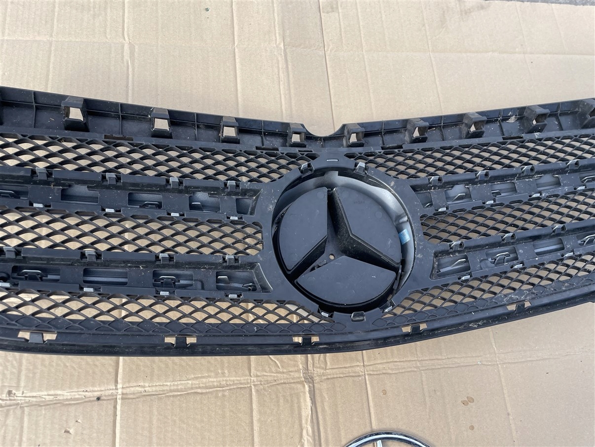Mercedes-Benz B-Klasse W246 Kühlergrill FRONTGRILL Kühlergitter A0008880060 - Thumbnail 6