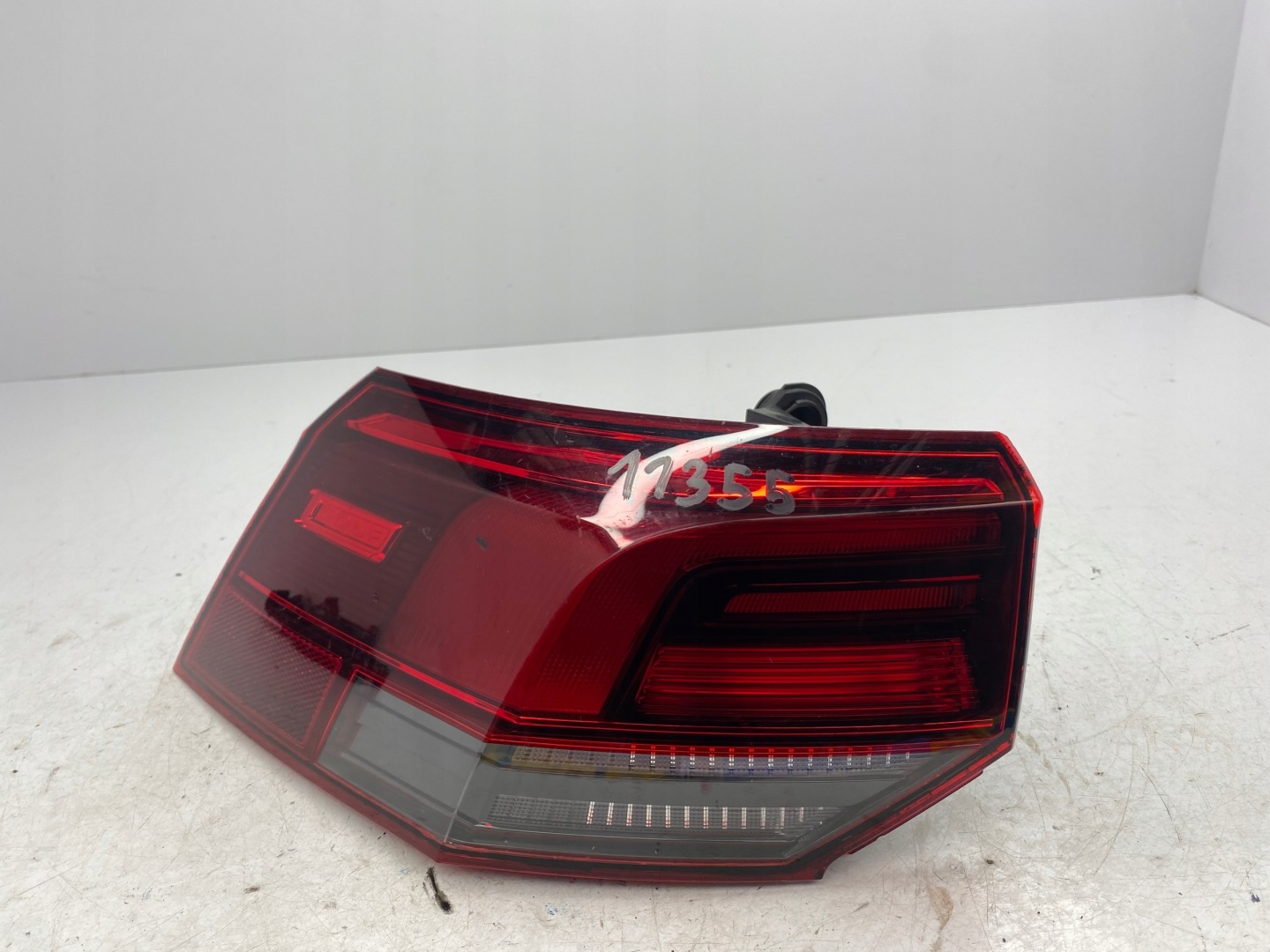 VW Golf V Rückleuchte 5H0945095B Rearlamp - Thumbnail 1