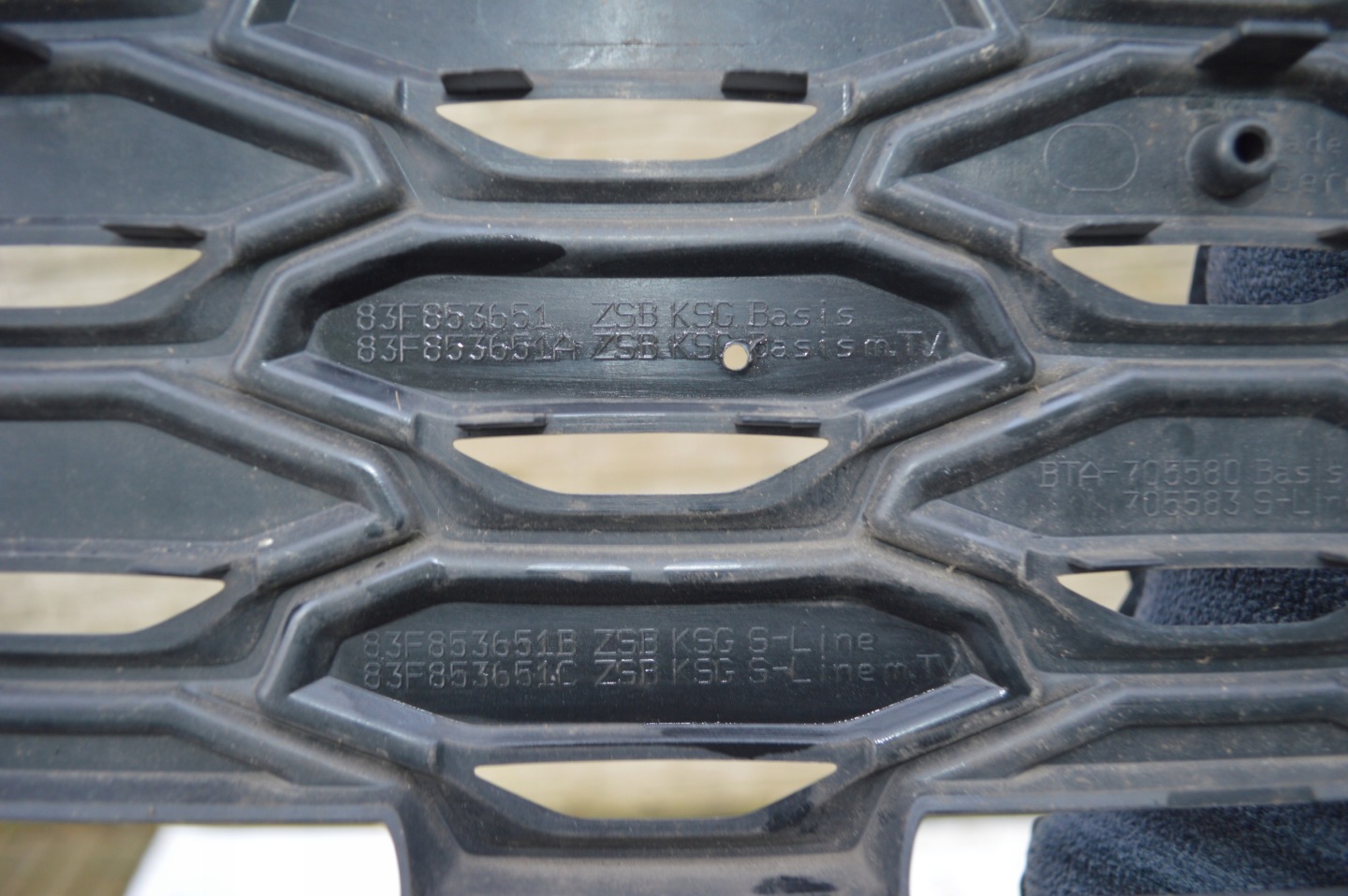 Audi Q3 Kühlergrill FRONTGRILL Kühlergitter - Thumbnail 7