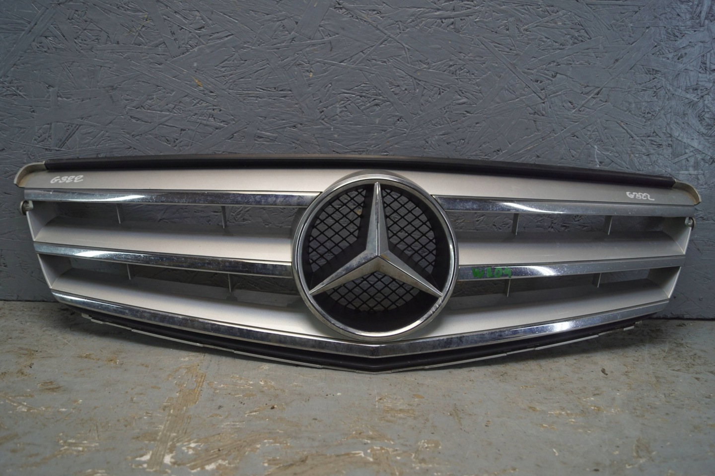 Mercedes-Benz C-Klasse W204 Kühlergrill FRONTGRILL Kühlergitter A2048800023 - Thumbnail 2