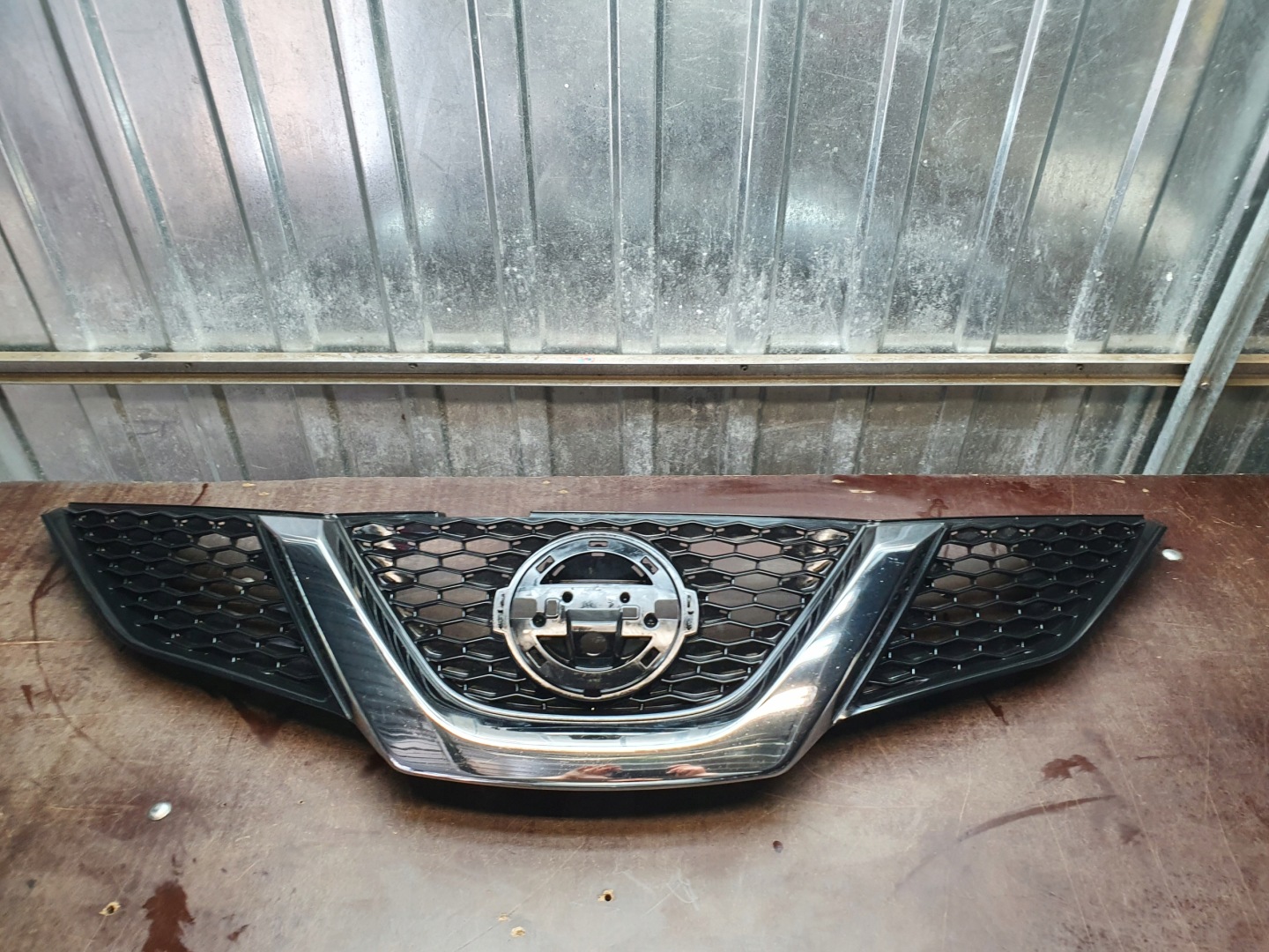 Nissan Qashqai J11 Kühlergrill FRONTGRILL Kühlergitter 623124EA0D - Thumbnail 1
