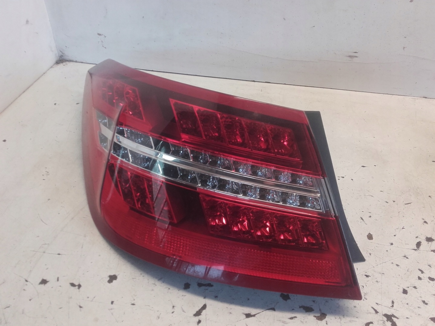 Mercedes-Benz E-Klasse W207 Rückleuchte A2078200564 Rearlamp - Thumbnail 1