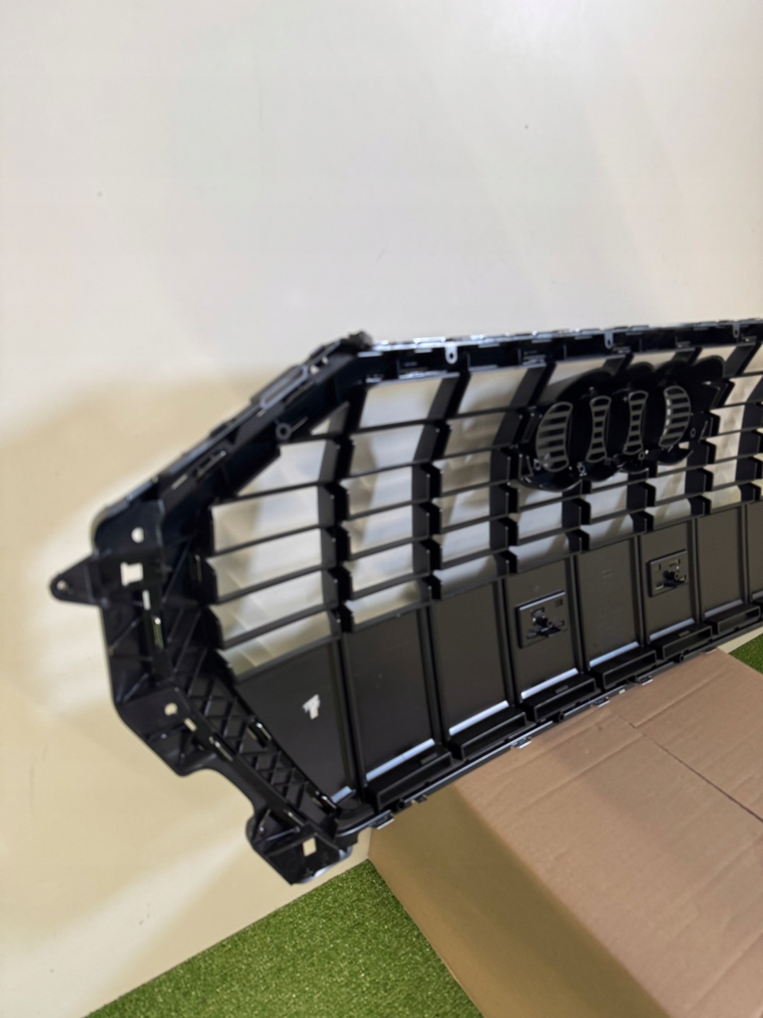 Audi Q3 Kühlergrill FRONTGRILL Kühlergitter 83A853651GR - Thumbnail 8