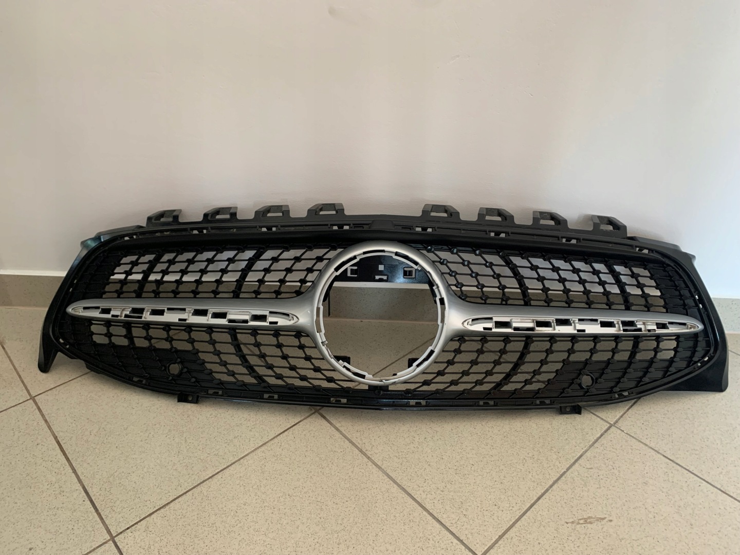 Mercedes-Benz CLA C118 Kühlergrill FRONTGRILL Kühlergitter A1188880000 - Thumbnail 1