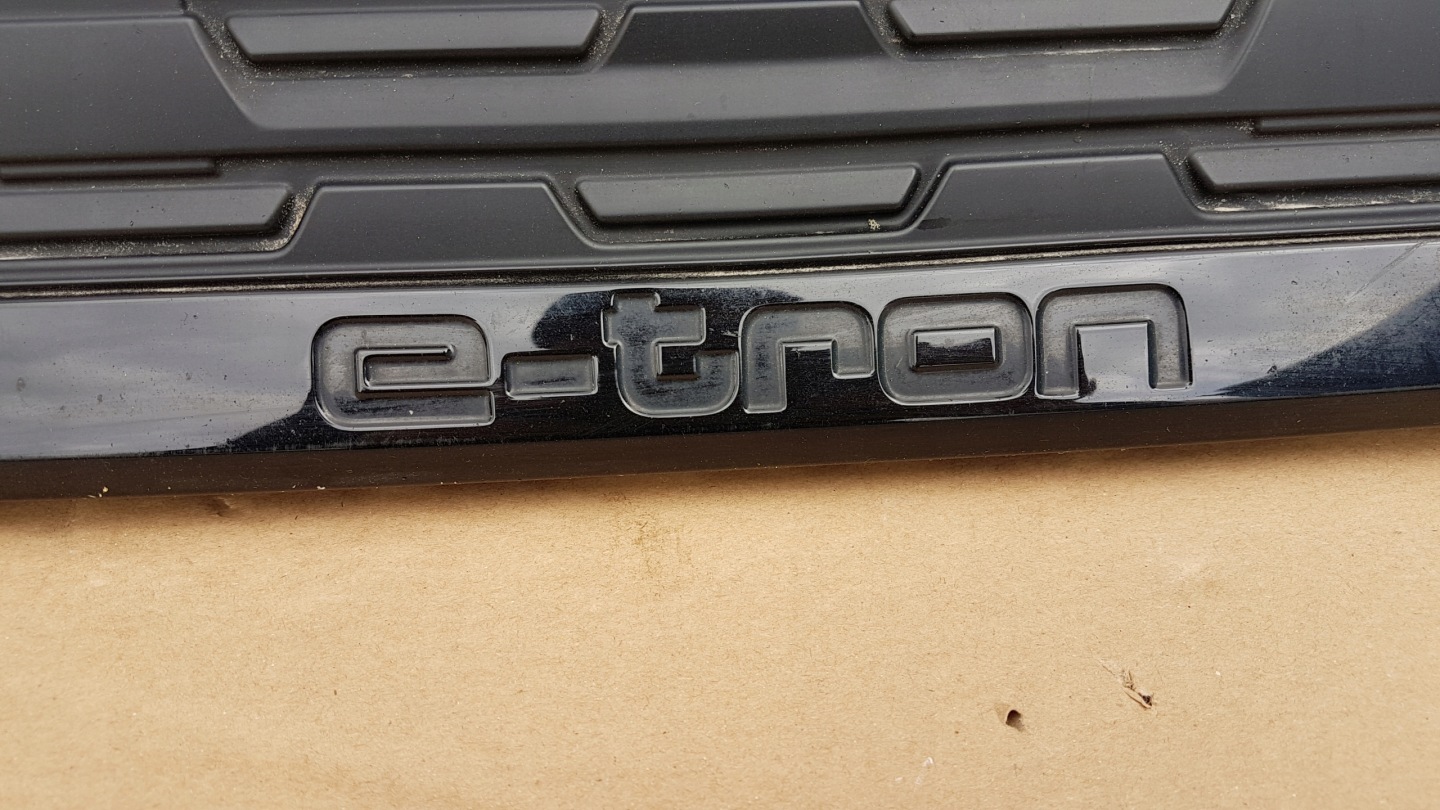 Audi Q4 Kühlergrill FRONTGRILL Kühlergitter - Thumbnail 6