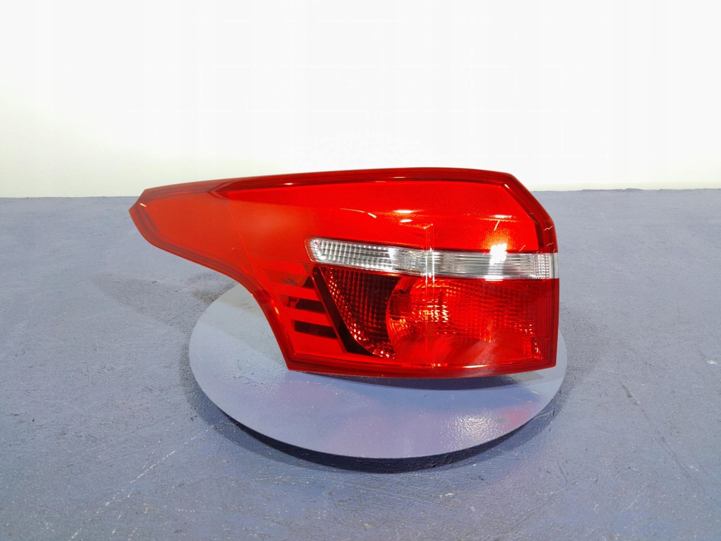 Ford Focus III Mk3 Rückleuchte Rearlamp - Thumbnail 1